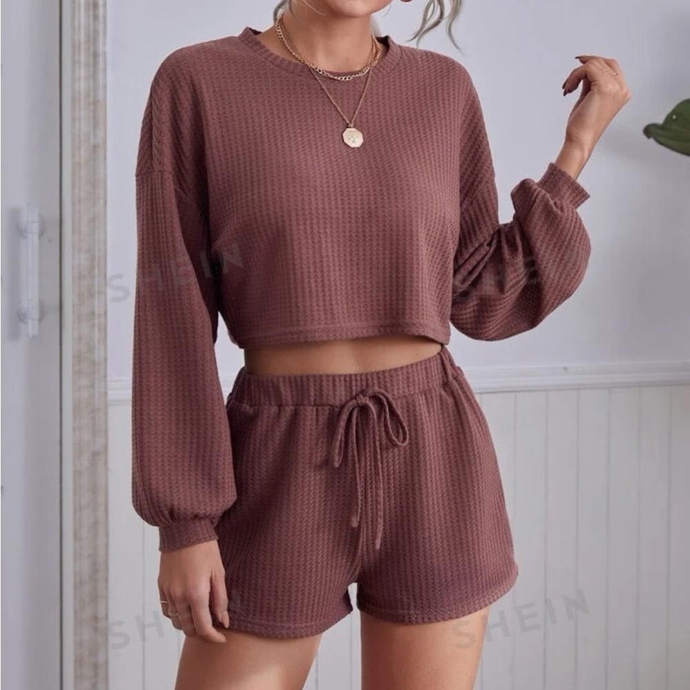 SHEIN Drop Shoulder Crop Tee and Shorts Set